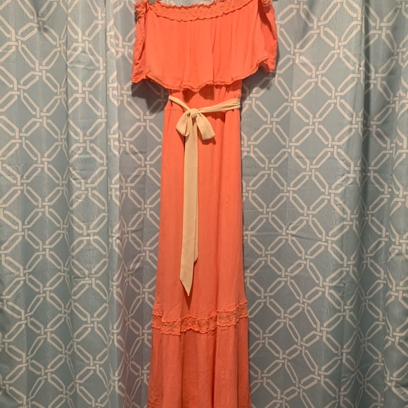 Beautiful Peach Tropical Dress! - Picture 2 of 8